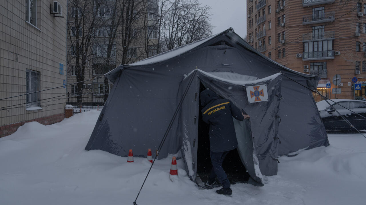 شتاء قاس آخر في كييف ... لكن السكان صامدون