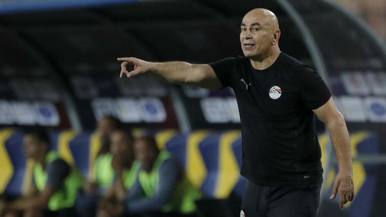 كأس أمم أفريقيا: حسام حسن... أسطورة مصرية لا تشيخ وسهم ذهبي لا يخطئ الشباك يسعى لكسب اللقب