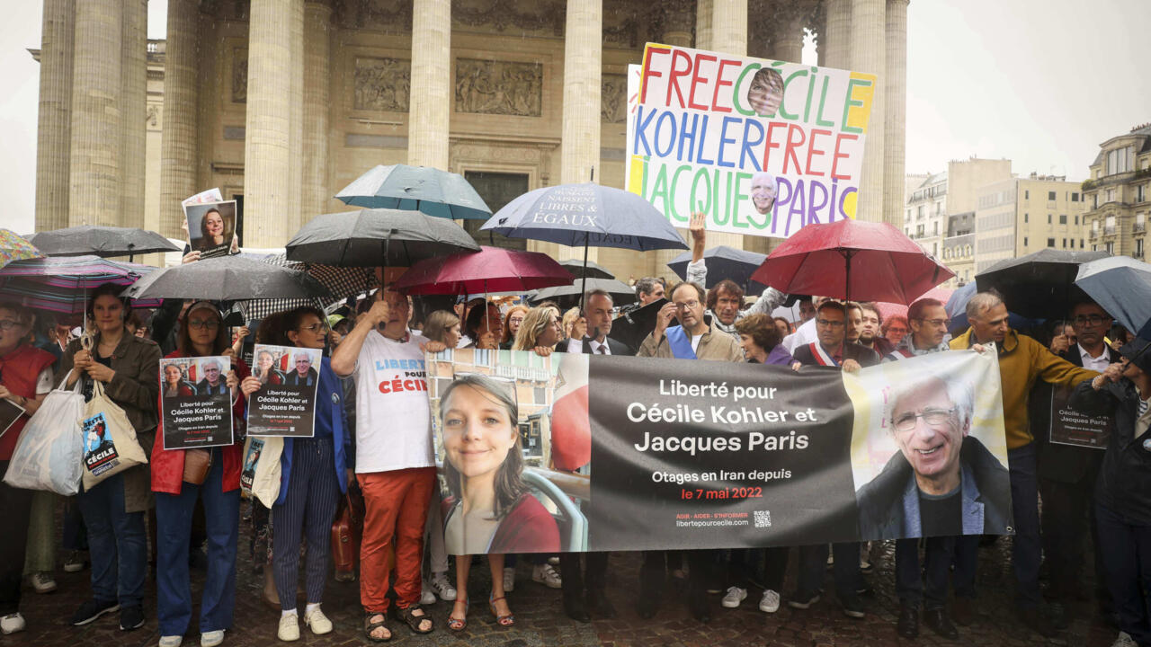 إيران: بعد إطلاق سراحهما... الفرنسيان كولر وباريس ينتظران "الإفراج الكامل"