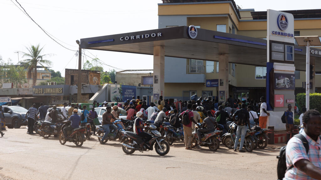 Après un mois de blocus jihadiste, le Mali connaît une pénurie de carburant