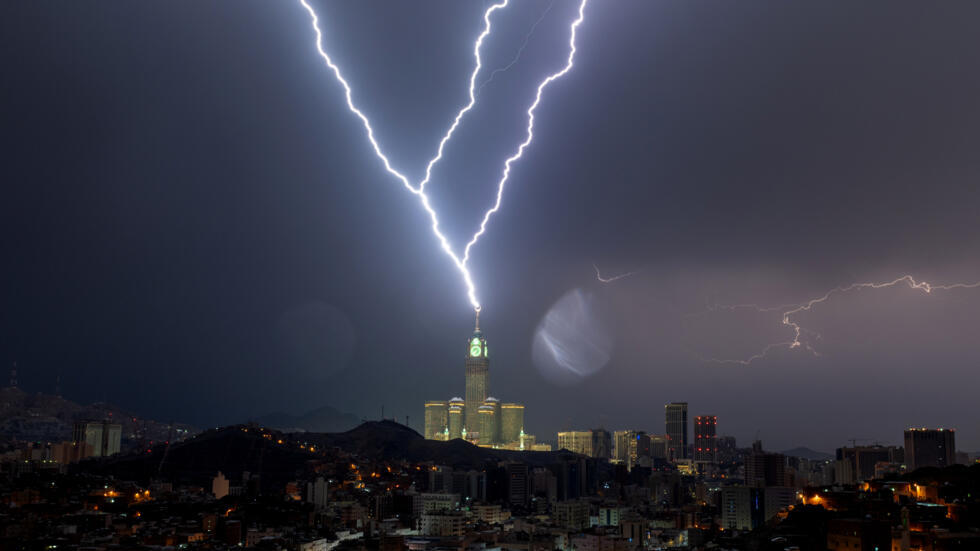 Saudi storm brings lightning, fierce winds to Mecca