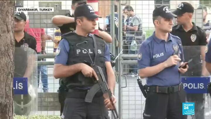 Turkey crackdown: Three pro-Kurdish party mayors removed