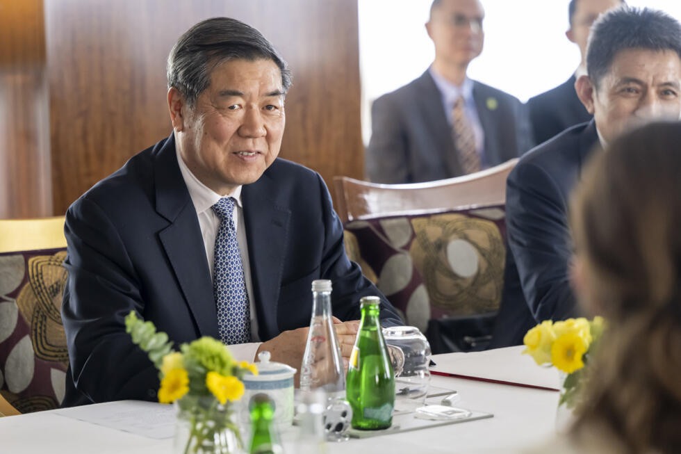 Le vice-Premier ministre chinois He Lifeng, avant des discussions sur le commerce avec le secrétaire au Trésor américain Scott Bessent, à Genève, le 9 mai 2025