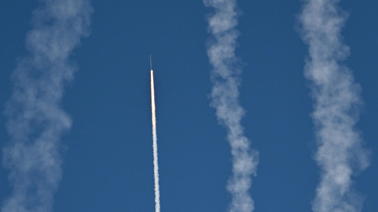 ترامب يدعو رئيسة وزراء اليابان إلى زيارة الولايات المتحدة في الربيع