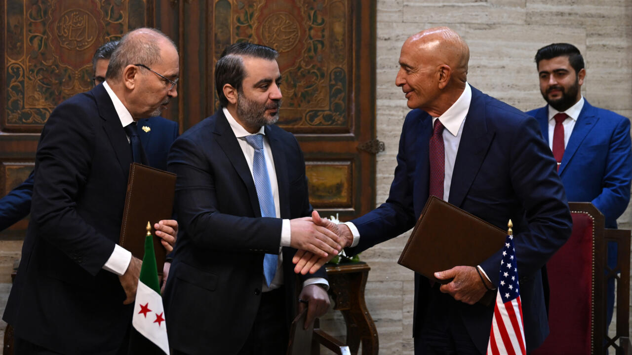 سوريا تسحب السلاح الثقيل من الجنوب وتقرّ مسار مصالحة في السويداء