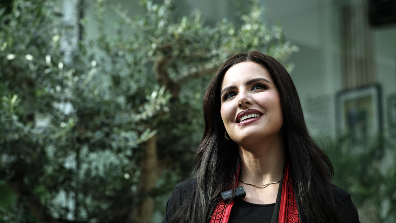 نادين أيوب أول فلسطينية تشارك في مسابقة ملكة جمال الكون: لنا أيضا أحلامنا