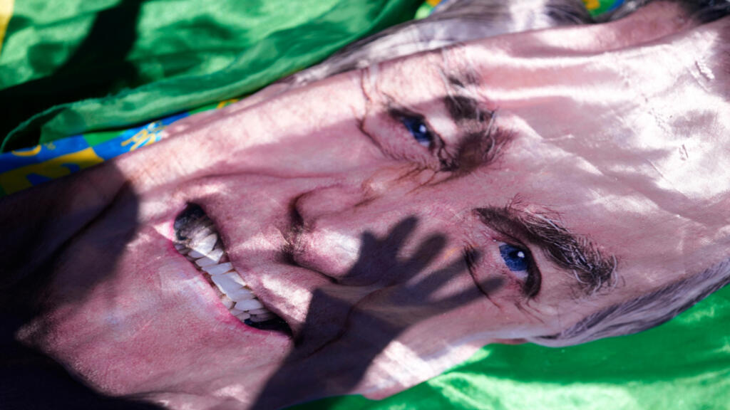 Brésil : détention à domicile refusée et retour en prison pour Jair Bolsonaro après son opération