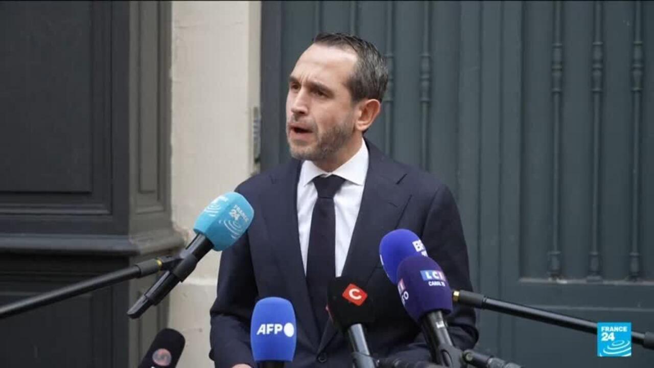 France: Socialist Party says is not calling for a snap election after the PM resigns