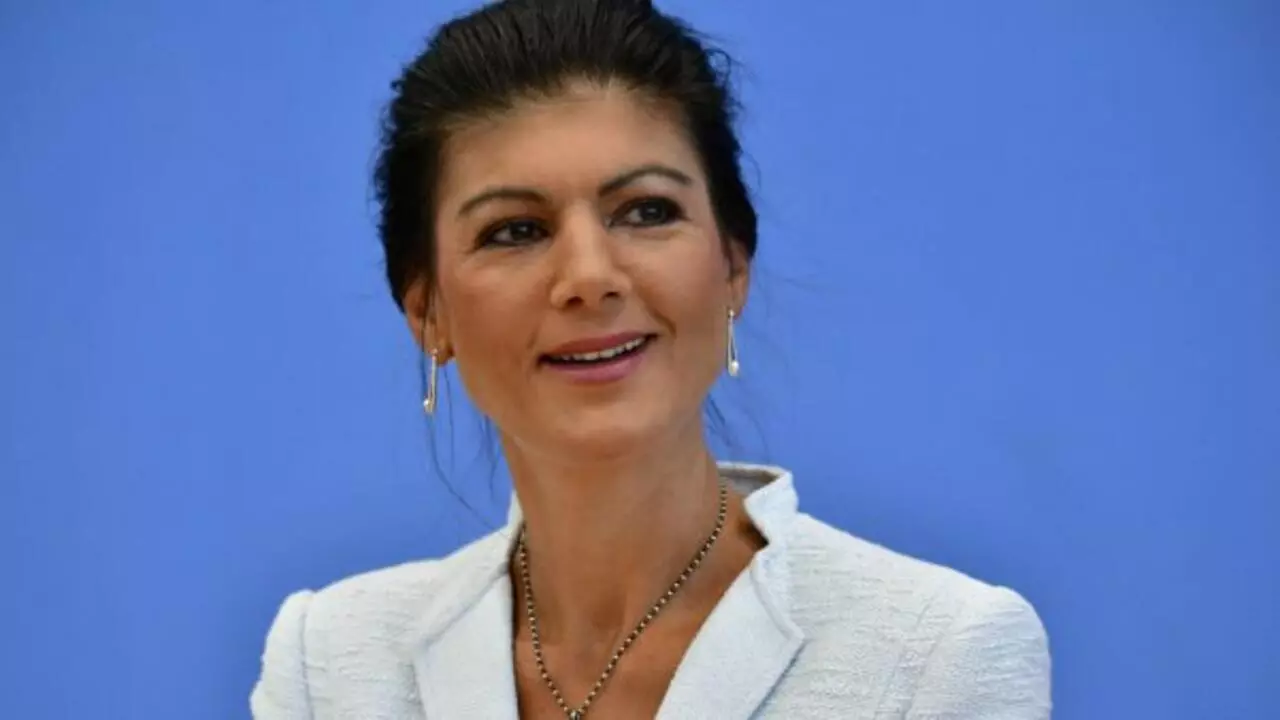 Sahra Wagenknecht La Cara Antiinmigracion De La Izquierda Alemana