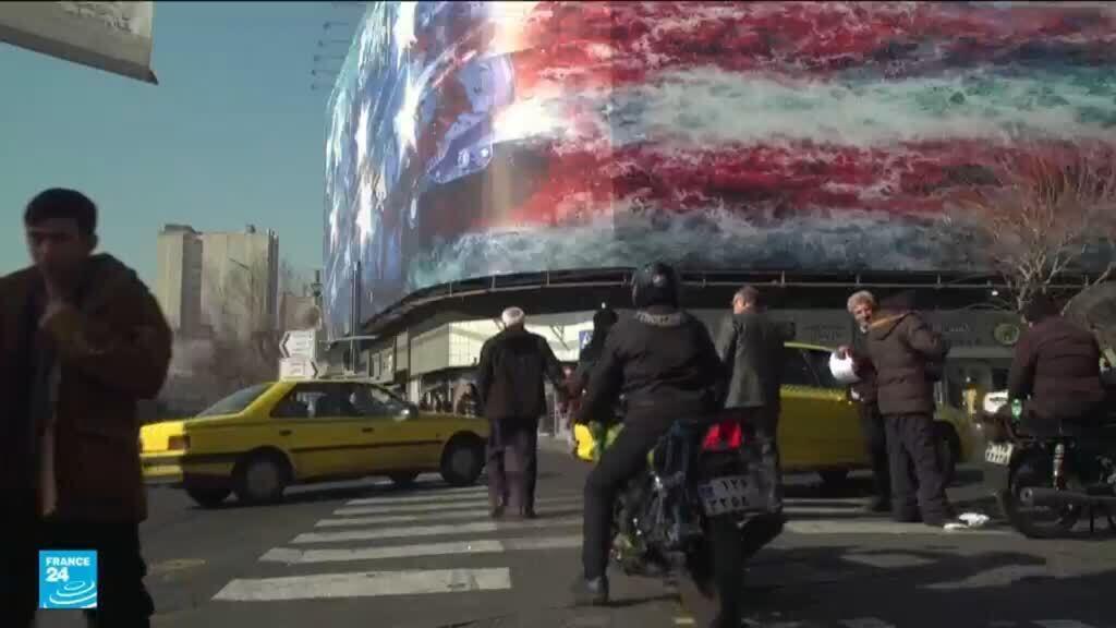 ترامب يهدد بمهاجمة إيران في حال رفضها التفاوض بشأن الملف النووي وطهران تتوعد بالرد