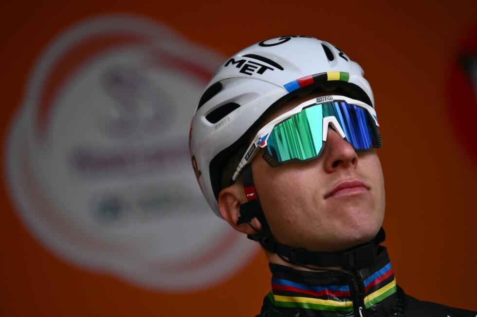 Le Slovène Tadej Pogacar (UAE Team Emirates) avant le départ de Milan-Sanremo, le 22 mars 2025.
