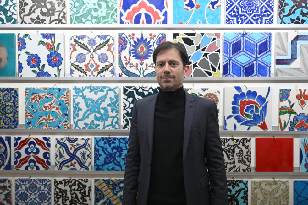 Kerim Akbaygil, fils de la fondatrice et vice-président de la Fondation Iznik, le 31 octobre 2025 à Iznik, en Turquie