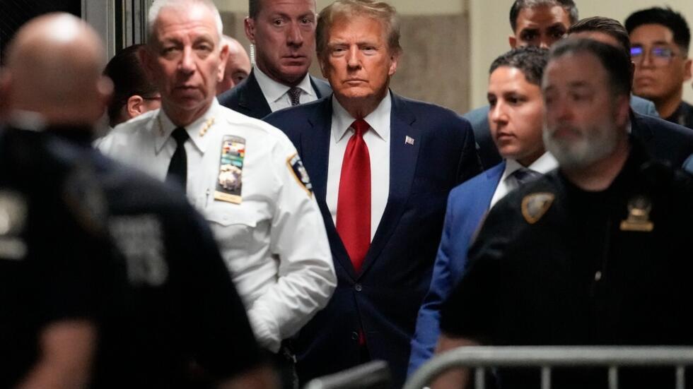 Archivo. Trump arriba a la Corte Criminal de Manhattan donde se celebró la audiencia que ratificó para el 25 de marzo el inicio de su juicio por sobornos. Nueva York, 15 Febrero 2024