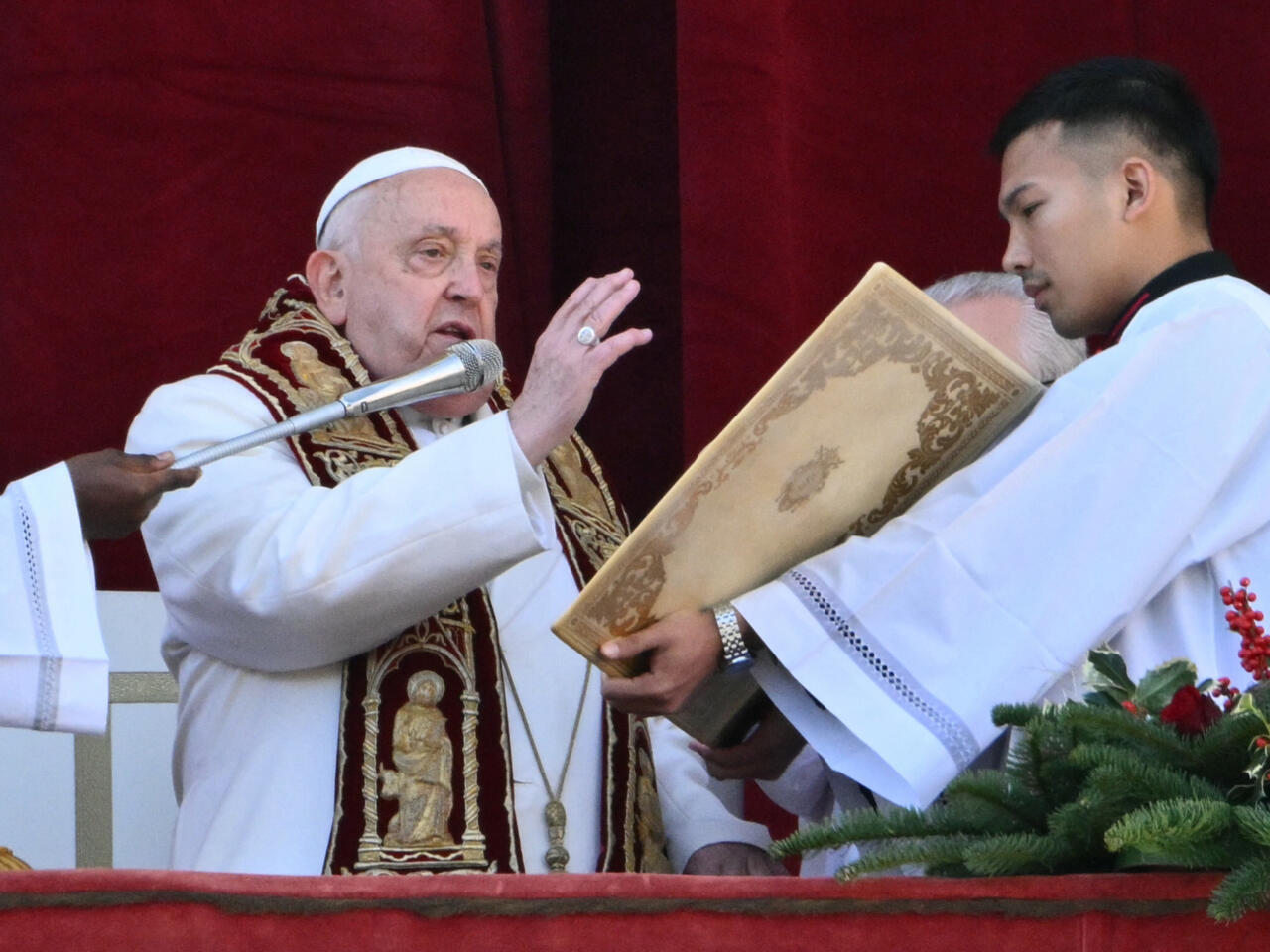 Mensaje de Navidad del papa Francisco: un llamado a poner fin a los conflictos en el mundo