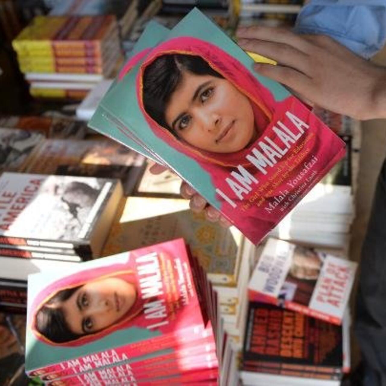 Pakistan Le Livre De Malala Censure Par Les Ecoles Privees