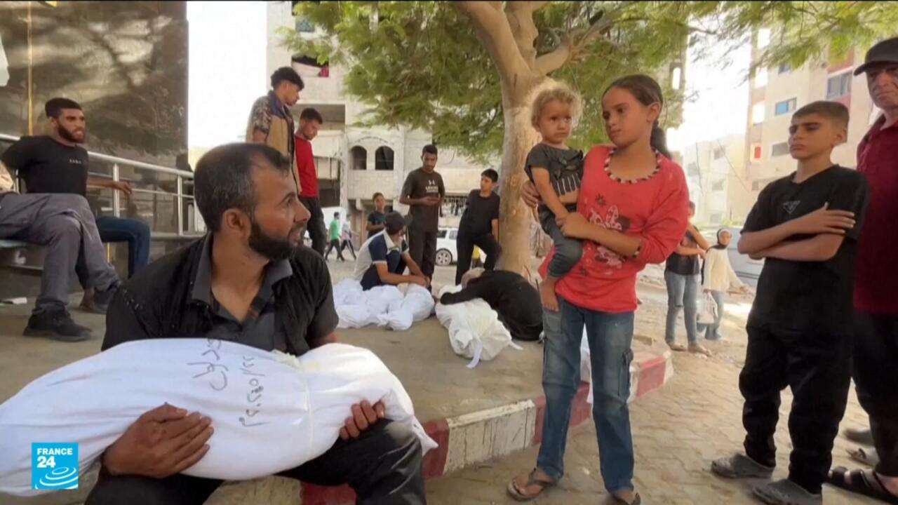 قتلى وقتلى ودمار.. الجيش الإسرائيلي يواصل توغله في غزة بعد أن سوى المباني بالأرض