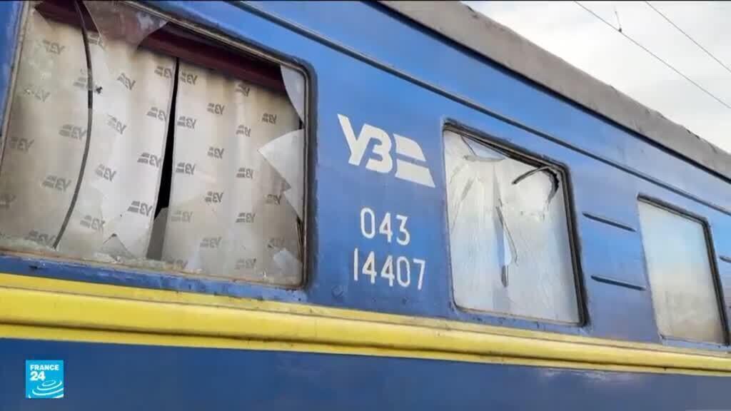 زيلينسكي يطالب بالمزيد من الدعم بعد استهداف روسيا شبكة السكك الحديدة