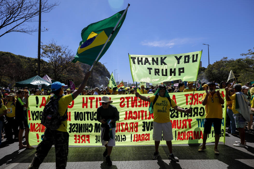 Supporters of Brazilian ex-president Jair Bolsonaro rally against the government.
