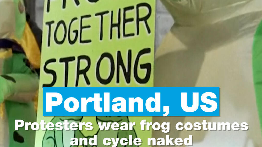 Portland: Protesters wear frog costumes and cycle naked