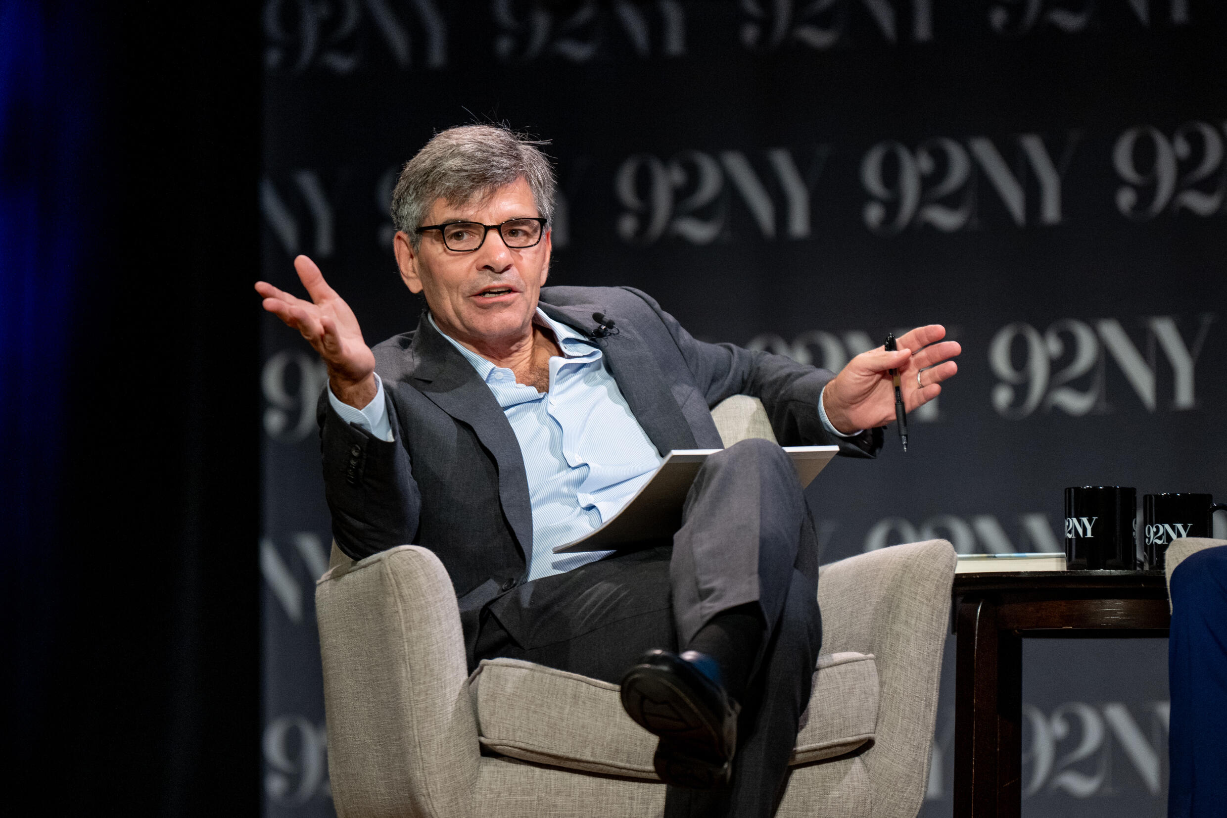 Le journaliste américain George Stephanopoulos lors d'une discussion publique à New York, aux Etats-Unis, le 12 septembre 2023