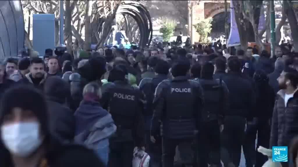 Manifestations en Iran : un membre des forces de l'ordre tué dans l'ouest