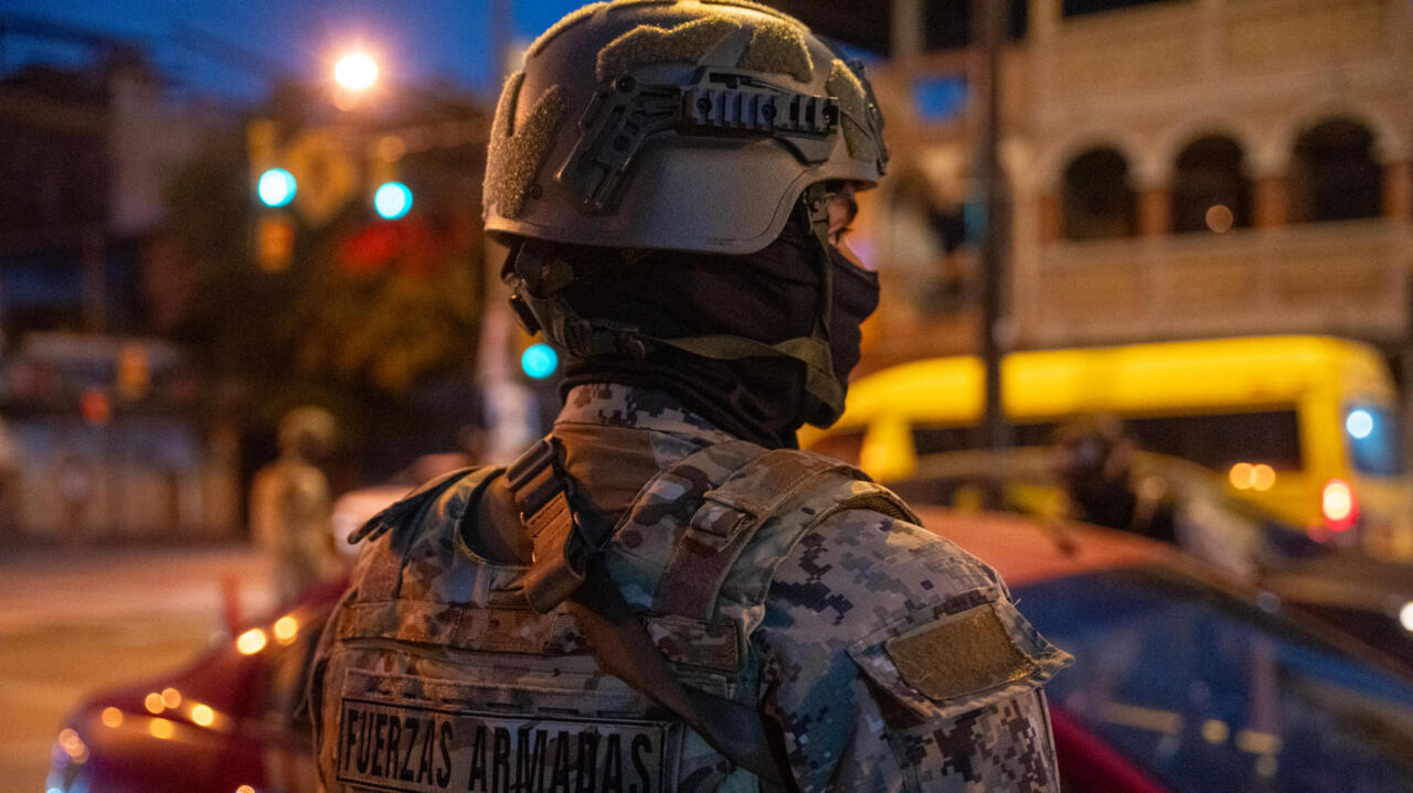 Archivo. Once soldados murieron y uno resultó herido en la región amazónica de Ecuador durante un enfrentamiento armado con un grupo criminal, informó el viernes el Ministerio de Defensa del país.