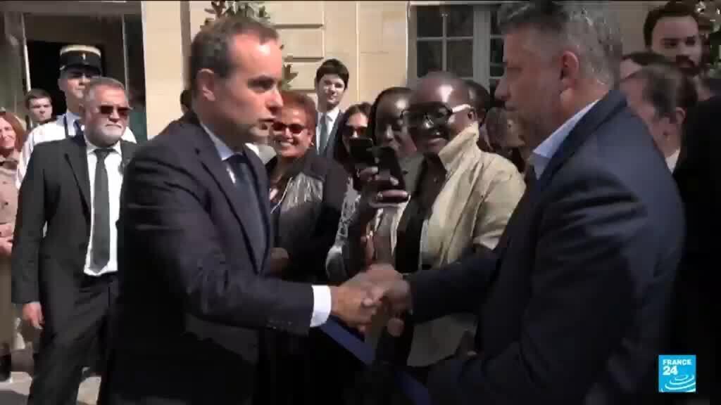 16 jours sans gouvernement, le Premier ministre Lecornu poursuit ses consultations