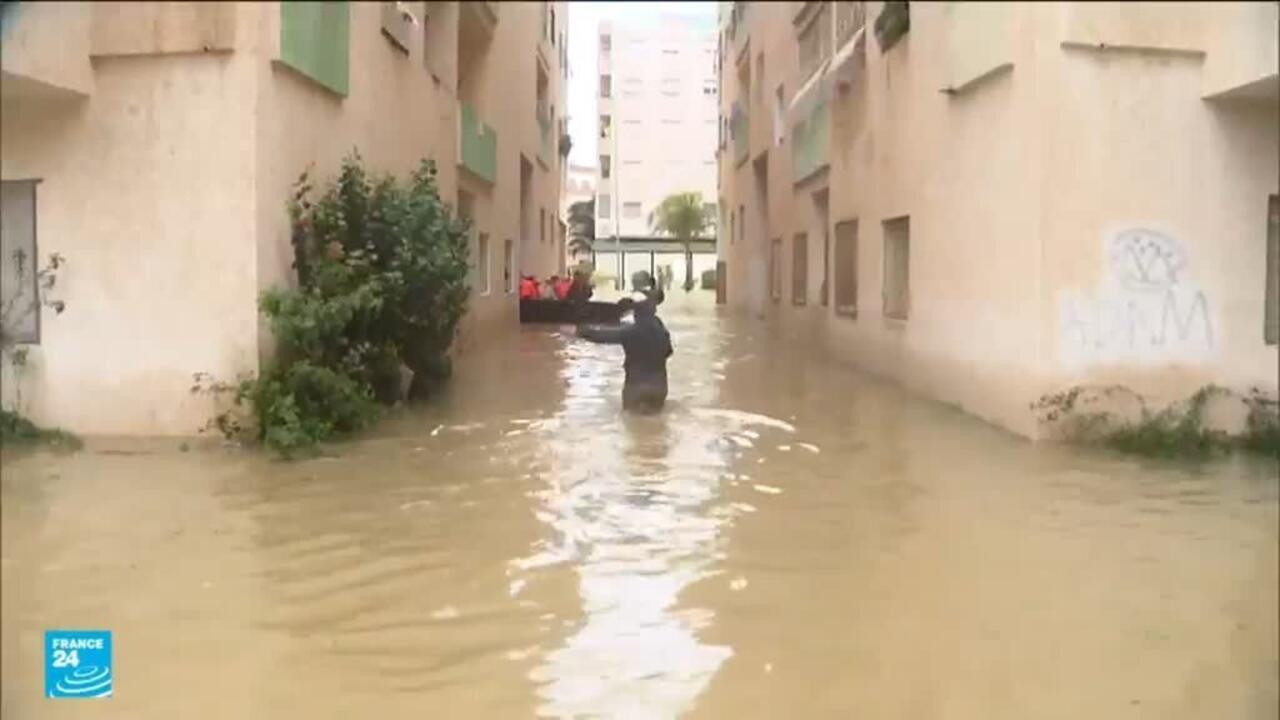 إنذار جوي في تونس وإجلاء الآلاف في المغرب والجزائر