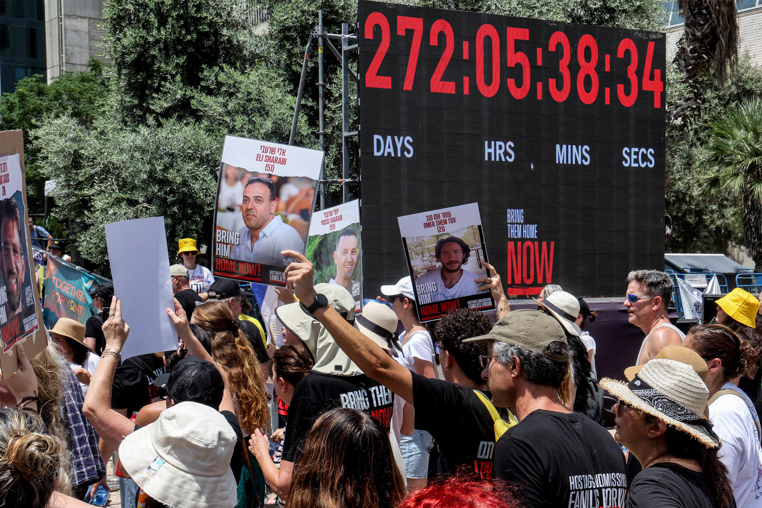 Manifestation organisée à Tel-Aviv par les proches des otages israéliens retenus dans la bande de Gaza, le 5 juillet 2024