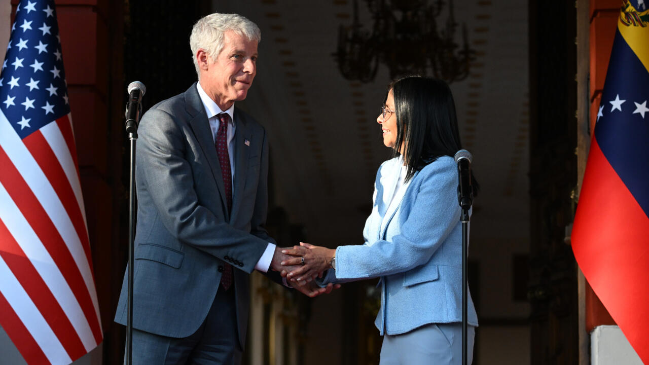 واشنطن تدفع نحو "زيادة كبيرة" في الإنتاج النفطي لفنزويلا