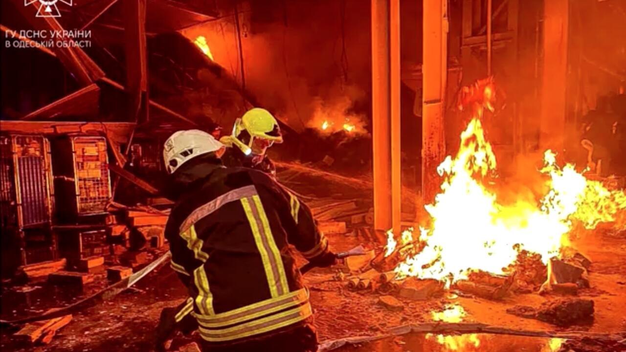 أوكرانيا: مقتل ثلاثة أشخاص على الأقل في قصف صاروخي روسي على أوديسا