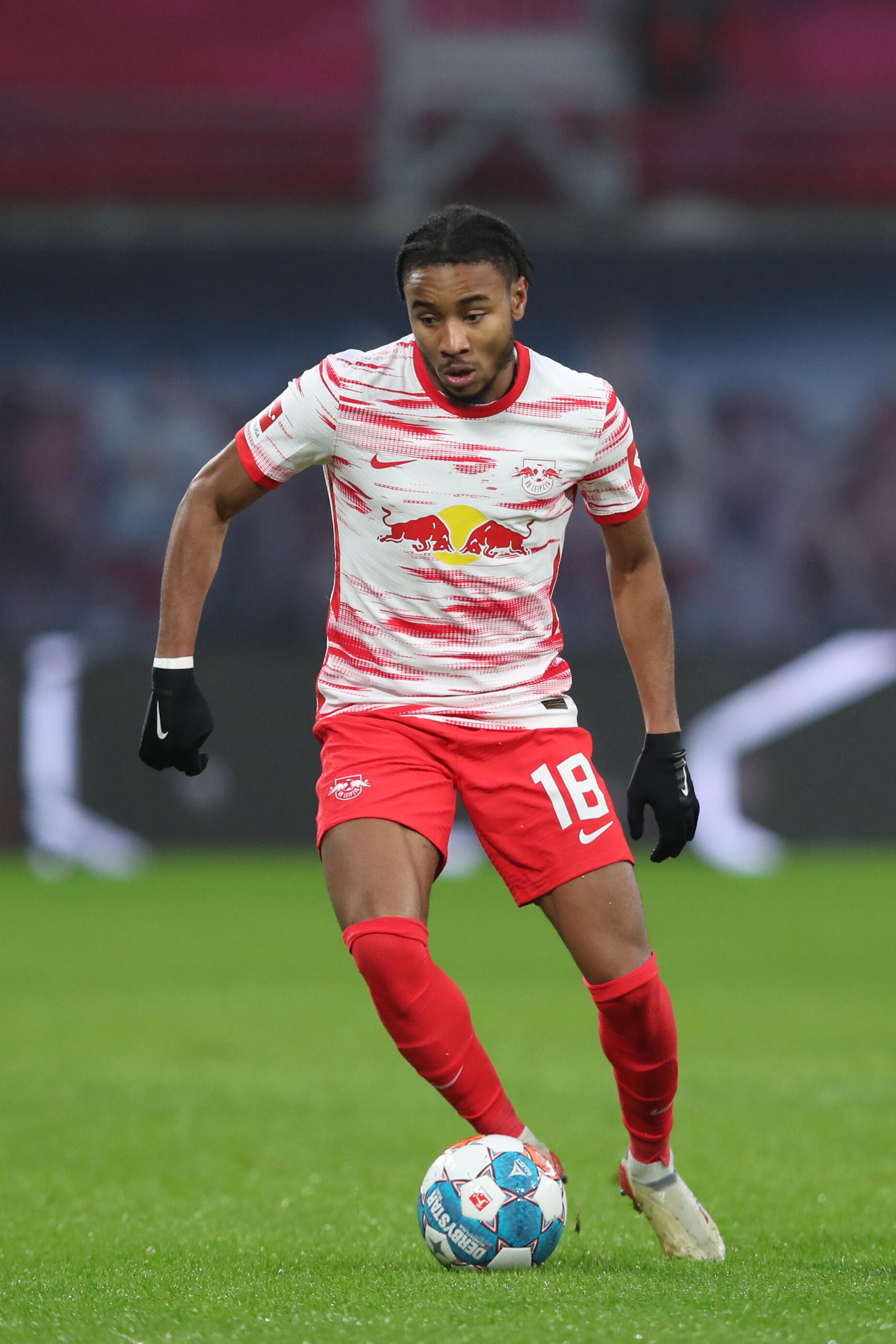 Leipzigs Stürmer Christopher Nakun gegen Armenia Peelfeld am 18.12.2021 in Leipzig