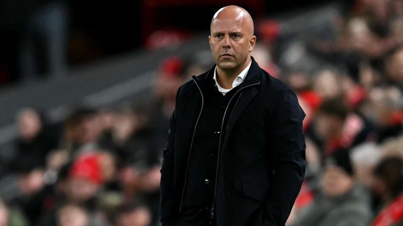 كأس الرابطة: بالاس يزيد محن ليفربول وسلوت بثلاثية نظيفة تاريخية في "أنفيلد"