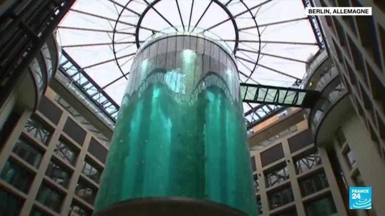 Allemagne un aquarium géant explose au milieu d'un hôtel à Berlin