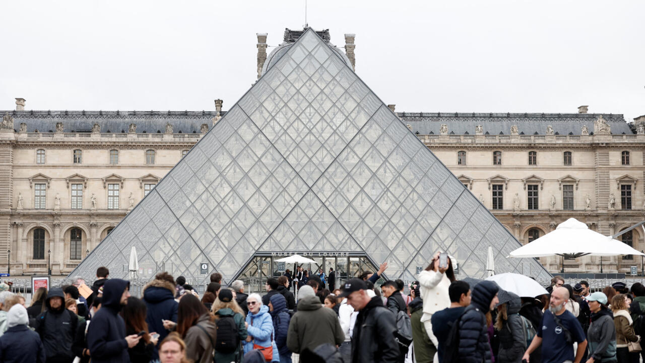 Siete minutos, cuatro ladrones y joyas de valor incalculable: las claves del “robo del siglo” en el Louvre