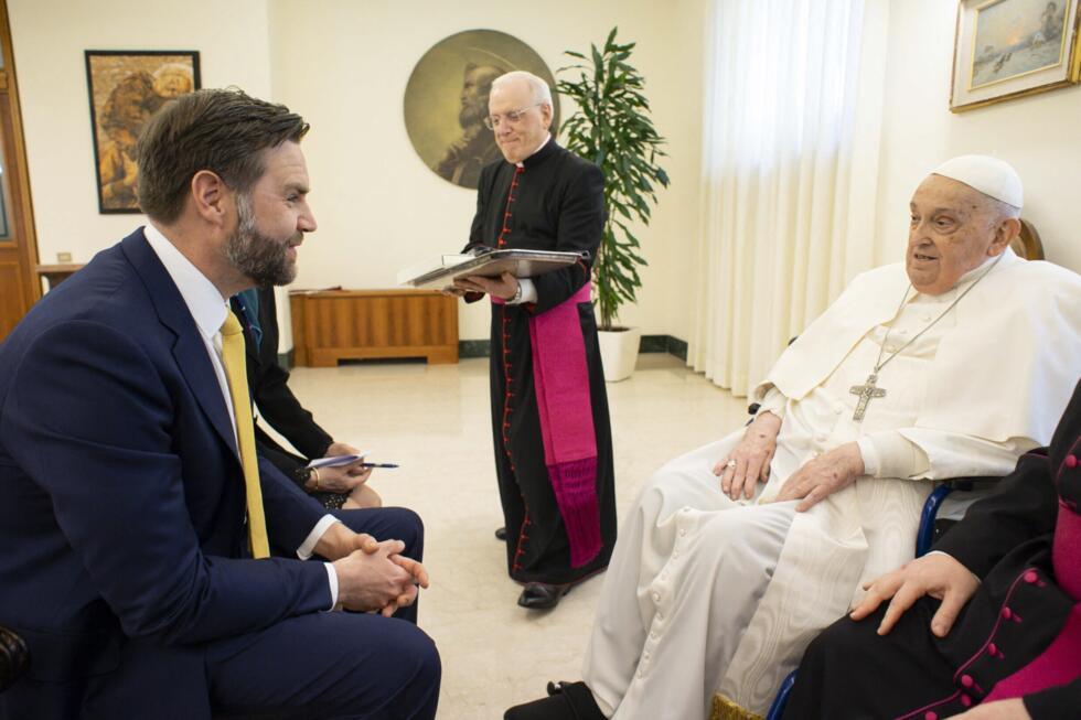 Le pape François reçoit le vice-président américain J. D. Vance au Vatican, le 20 avril 2025, dimanche de Pâques, veille de la mort du souverain pontife.