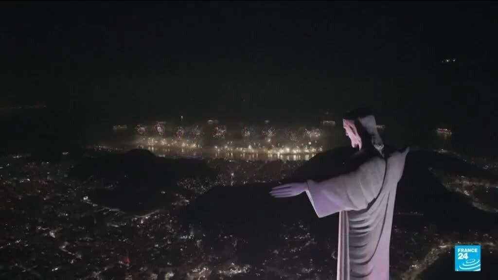 Les spectaculaires célébrations du Nouvel An à Rio et à Mexico