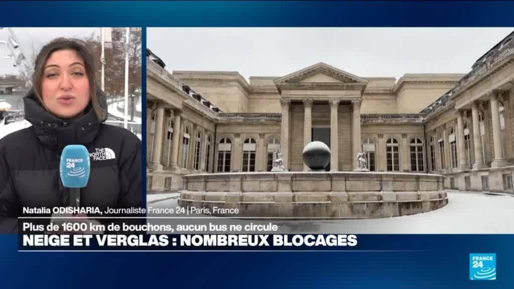 Neige et verglas en France : plus de 1600 kilomètres de bouchons, aucun bus ne circule