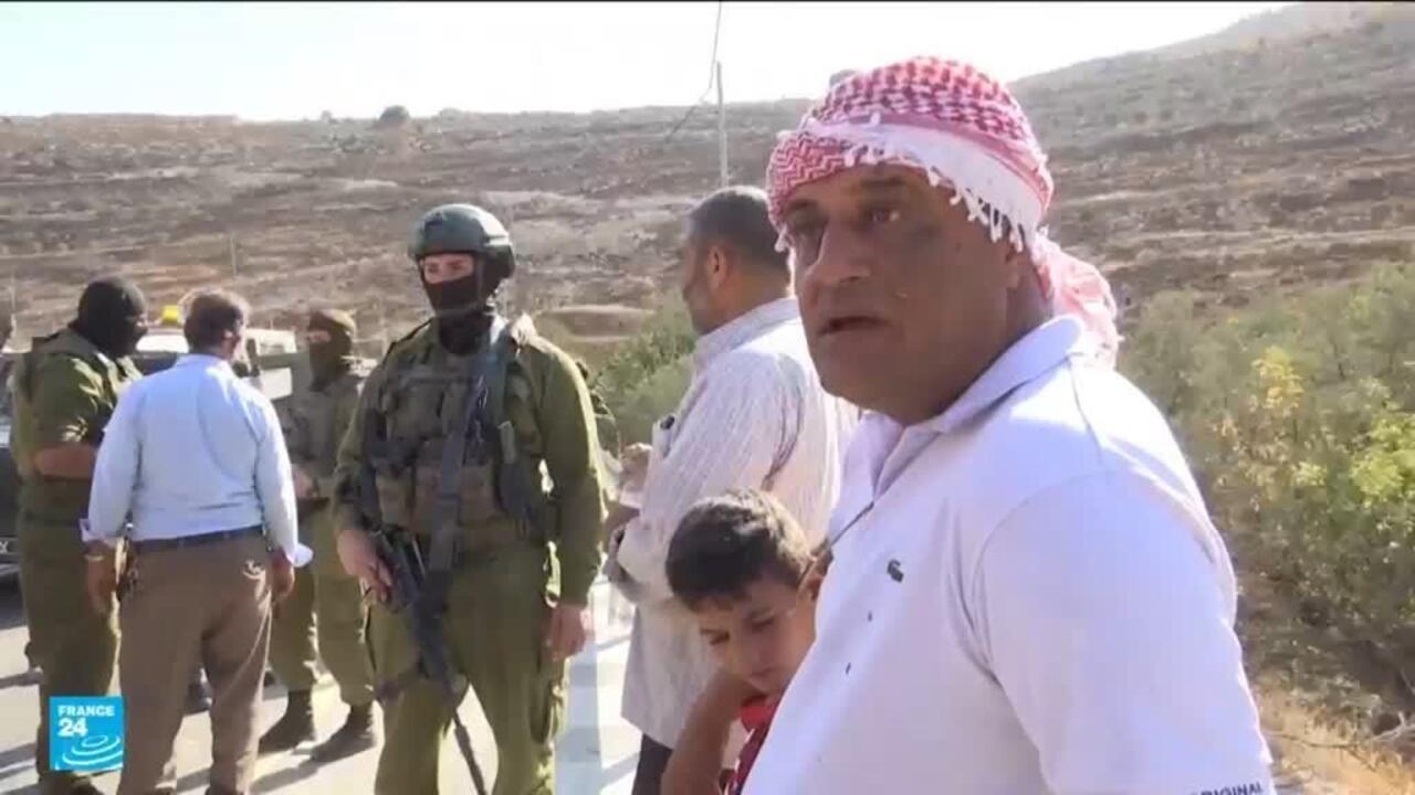 اعتداءات متكررة من المستوطنين الإسرائيليين على قاطفي الزيتون الفلسطينيين