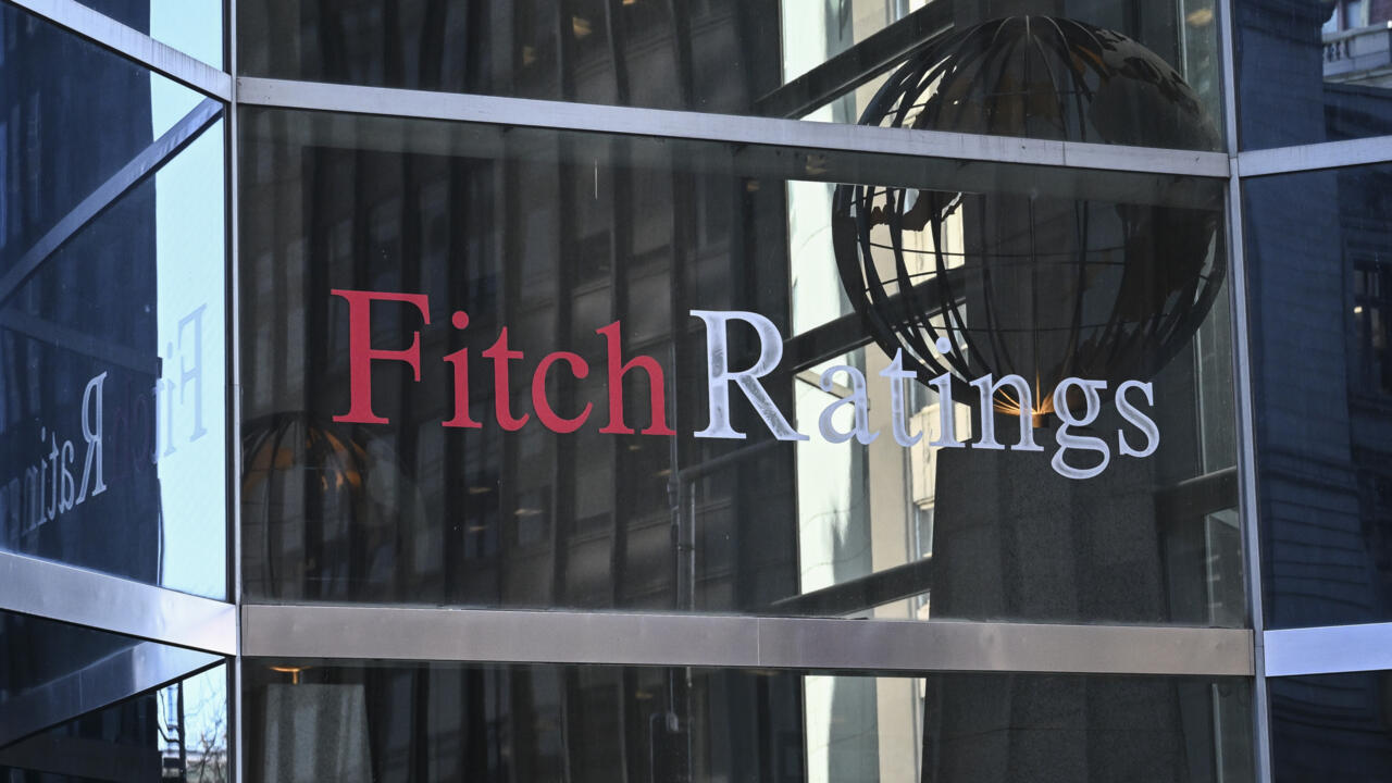 L'agence Fitch se penche sur la dette souveraine française et pourrait abaisser sa note