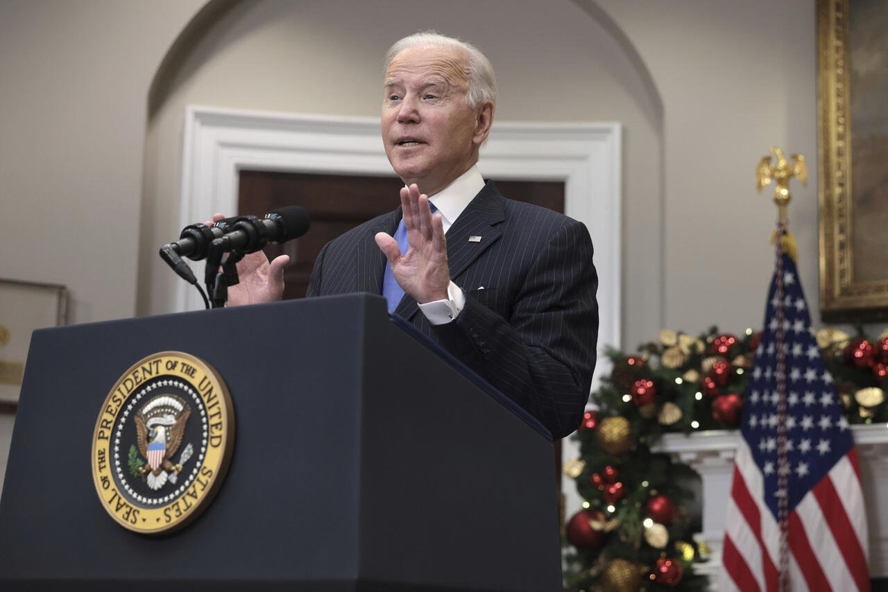 El presidente de Estados Unidos, Joe Biden, pide no entrar en "panico" frente a la nueva variante Ómicron, en la Casa Blanca el 29 de noviembre de 2021, Washington, DC.