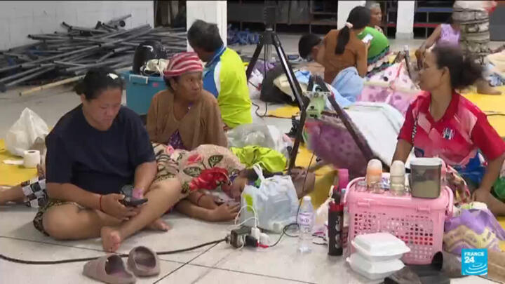 More than 140,000 flee as Thai, Cambodian border clashes escalate