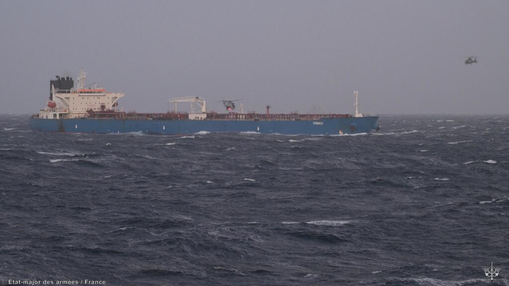 البحرية الفرنسية تحتجز ناقلة نفط في البحر المتوسط "آتية من روسيا"