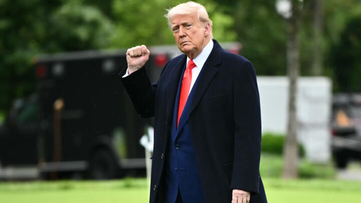 Trump revive la retórica arancelaria y amenaza a la Unión Europea y a Apple - France 24