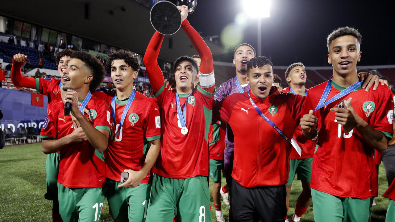 من الغياب عن المنافسات القارية إلى أبطال العالم لأقل من 20 عاما... كيف حققت الكرة المغربية طفرة غير مسبوقة؟