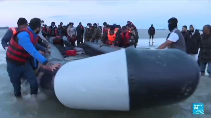 UK to begin migrant returns to France under 'one in, one out' deal