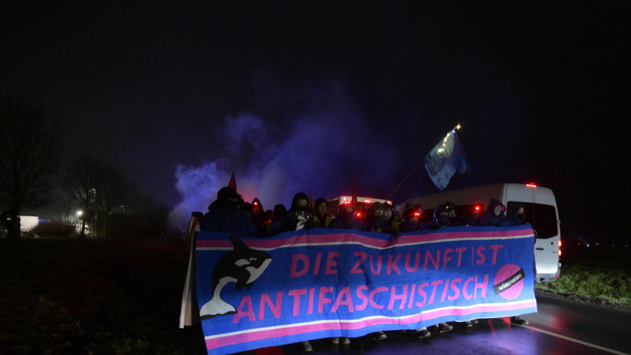 تظاهرات تتسبب بتأخير مؤتمر لليمين الألماني المتطرف