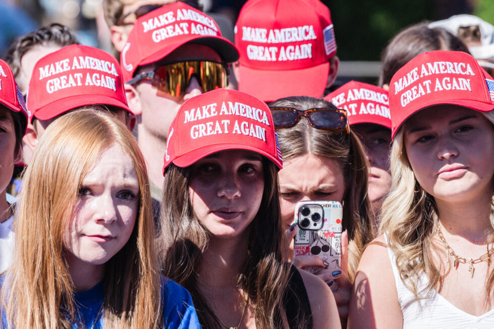 Des jeunes américaines venues voir Charlie Kirk à Reno, dans le Nevada, le 24 octobre 2024