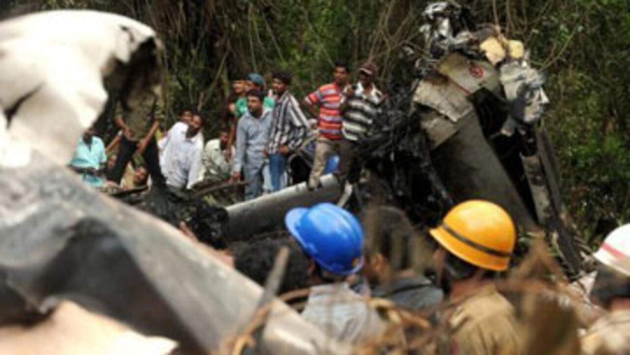 التحقيقات مستمرة لمعرفة أسباب تحطم الطائرة الهندية