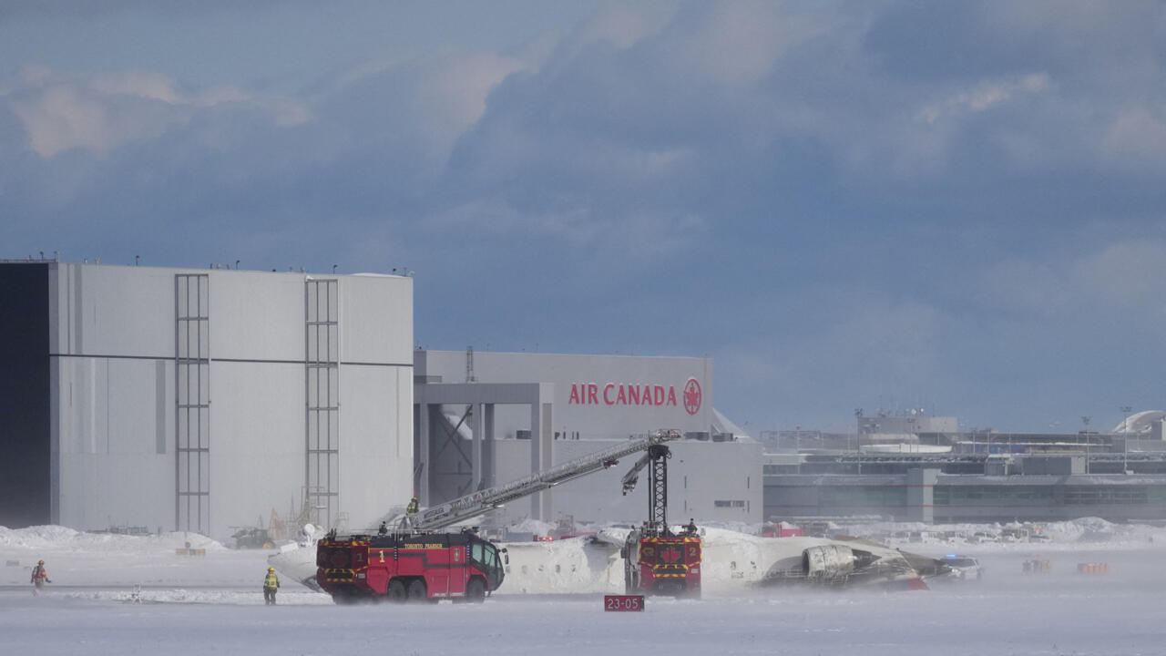 Canada un avion se retourne à l'atterrissage à l'aéroport de Toronto